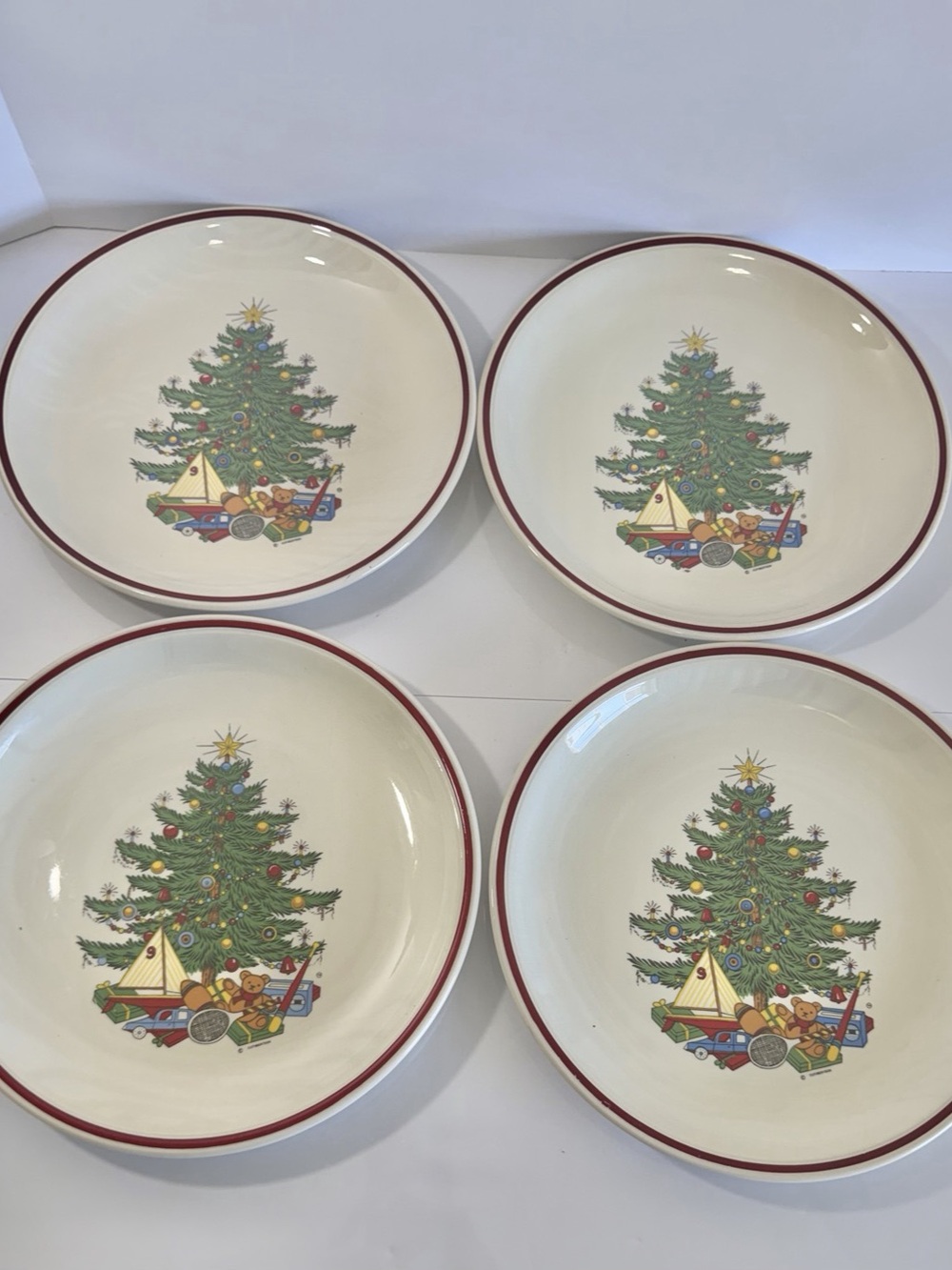 Cuthbertson American Christmas Tree Dinner Plates Crazed but EUC